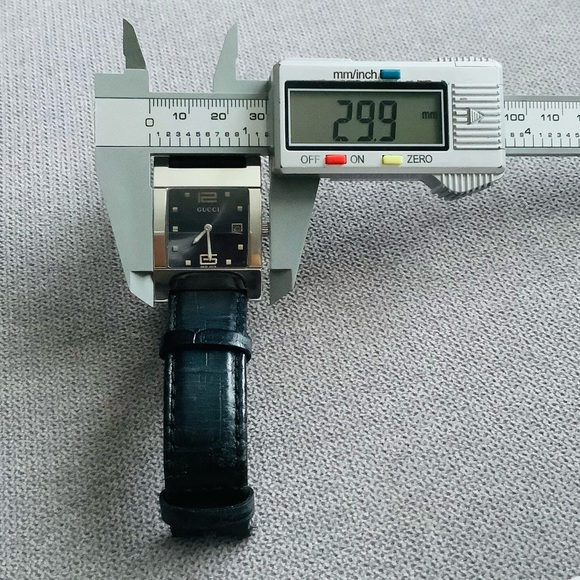 GORGEOUS Mens GUCCI BLACK dial watch 🔥🔥 - Picture 5 of 14